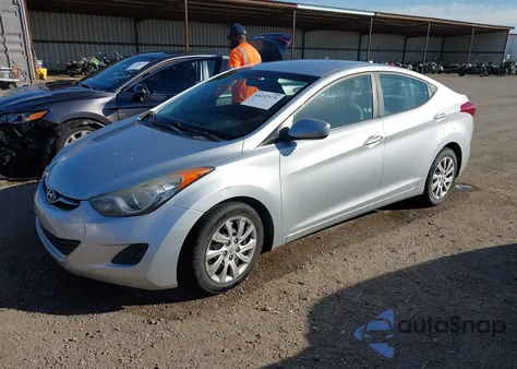 2013 Hyundai Elantra Gls/Limited z USA, uszkodzony, nr VIN 5NPDH4AE2DH185804